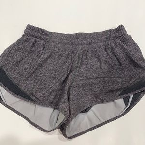 Lululemon hotty hot high rise lined short 2.5”